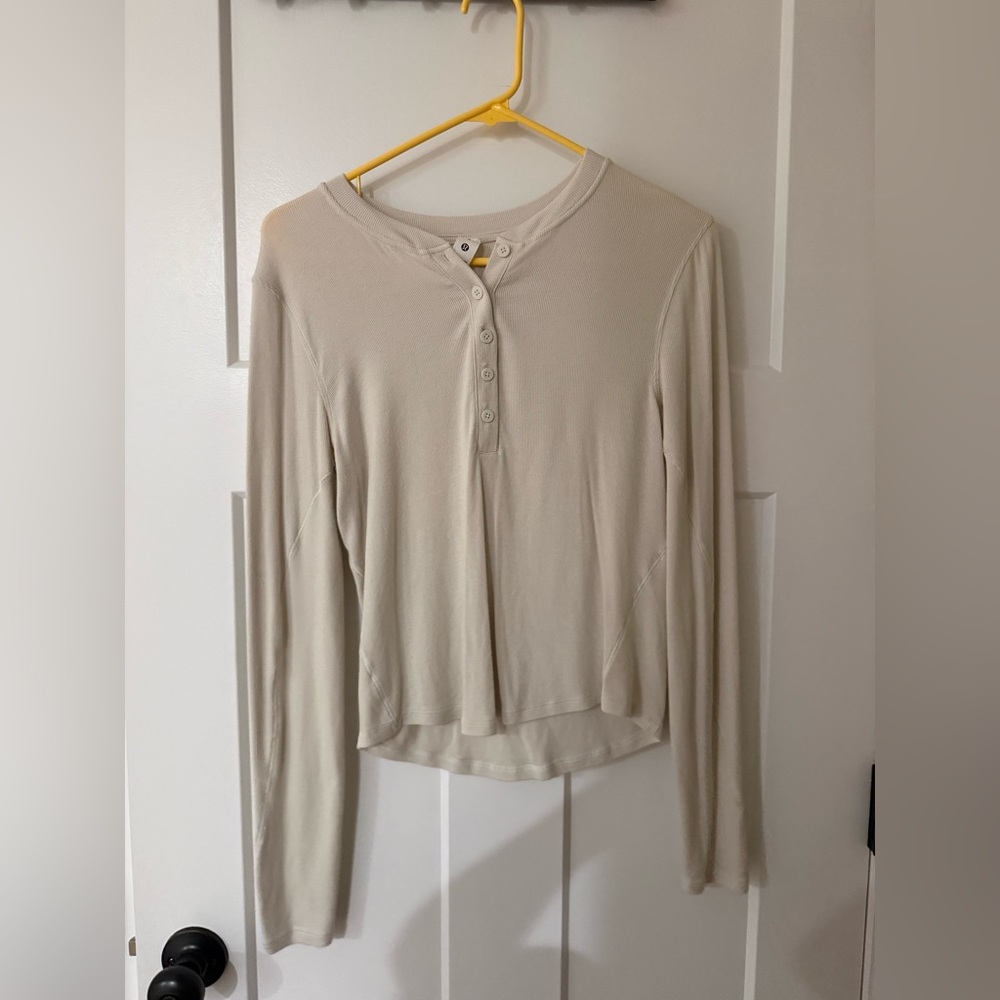 Lululemon Athletica Beige Long Sleeve Top